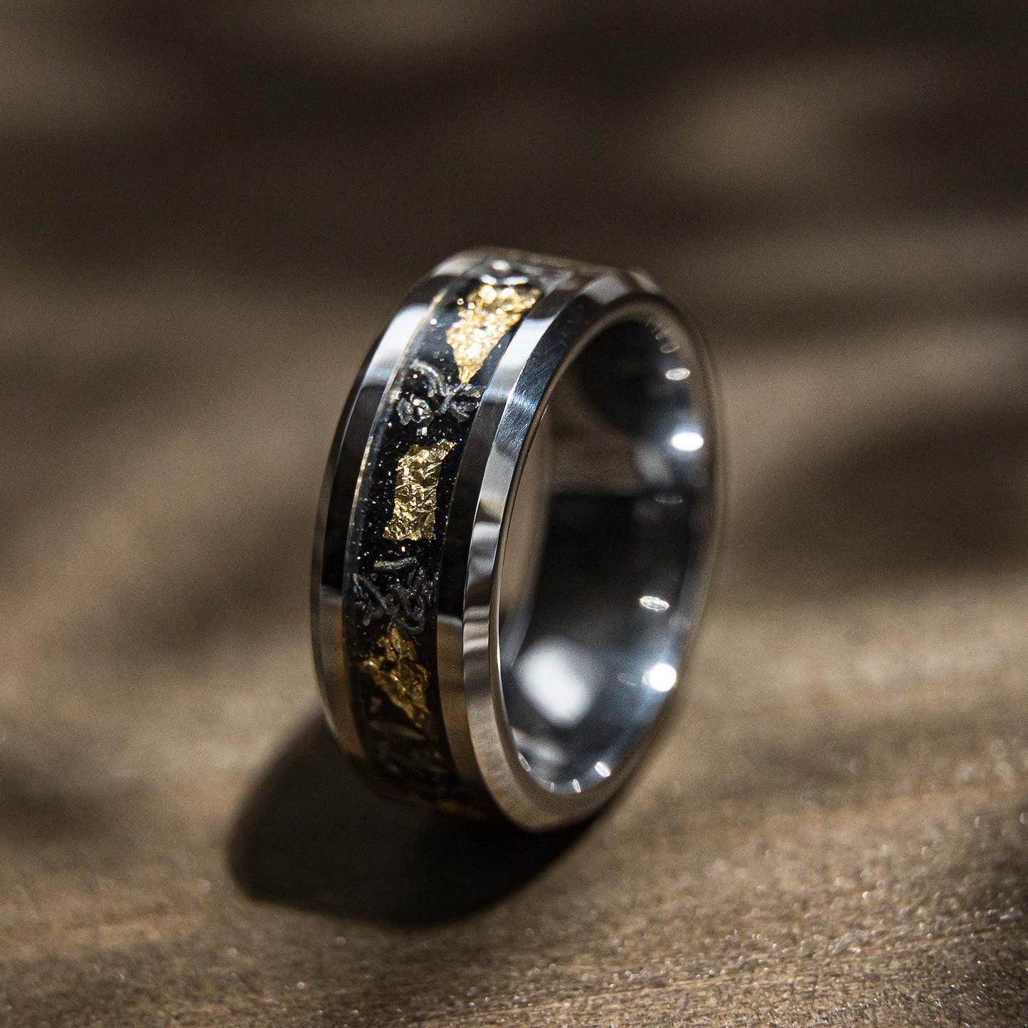 SKYLEAF Type 1 - Meteorite Gold Tungsten Leaf Flakes Wedding Band