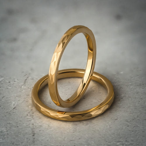 VANTA GOLD - 2mm Hammered Tungsten Ring