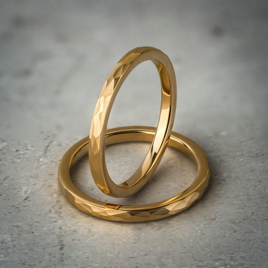 VANTA GOLD - 2mm Gehämmerter Wolframring