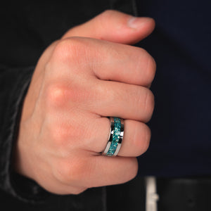 GLACIER CREST – Ring aus geschliffenem Pazifikblau-Opal und Silberwolfram