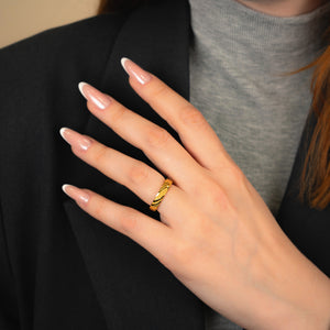 SOLIS EDGE 4 - 4mm facettierter Gold Damaszenerstahlring