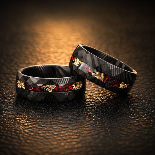 CRIMSON PROMISE – Luxuriöser Herrenring aus Damaststahl mit roter Opal- und Goldflockenintarsie